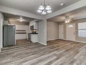 1311 N Nail Pkwy in Moore, OK - Building Photo - Building Photo