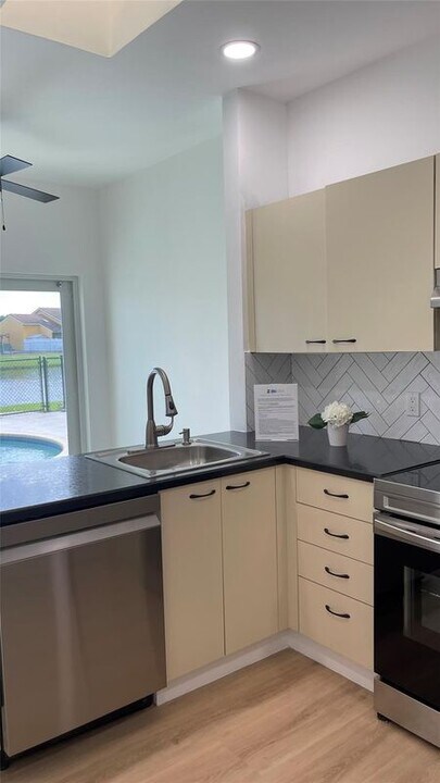 6425 96th Pl S in Boynton Beach, FL - Building Photo