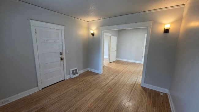 property at 617 E 8th St