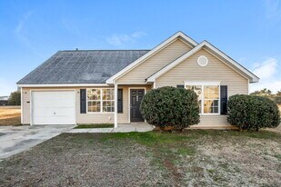 300 Glencroft Dr in Wingate, NC - Building Photo