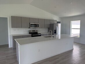 1301 NE 11th Terrace in Cape Coral, FL - Building Photo - Building Photo