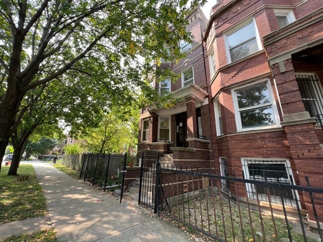 property at 1438 N Kedzie Ave