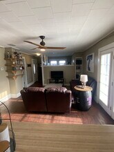 1093 W Sloan St in Stephenville, TX - Building Photo - Building Photo