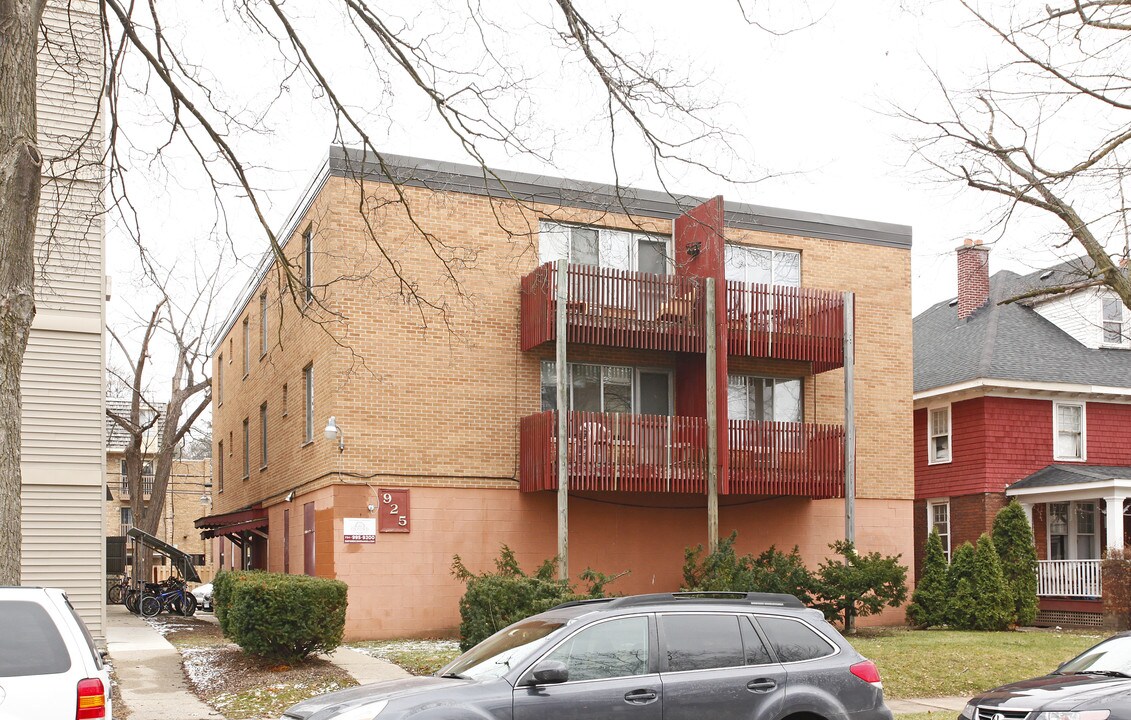 925 Church St in Ann Arbor, MI - Building Photo