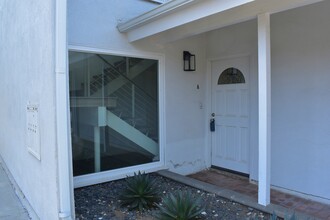 1206 Agate St in Redondo Beach, CA - Foto de edificio - Building Photo