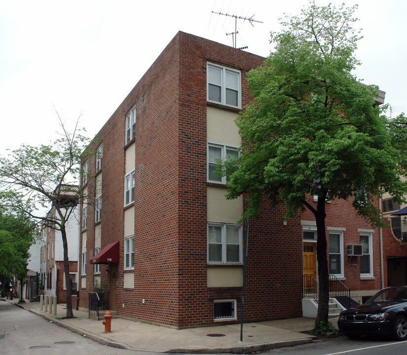 118 N 21st St in Philadelphia, PA - Building Photo