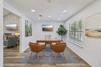 Centre Oaks Apartments in Fort Worth, TX - Building Photo - Building Photo