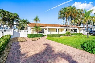 17 Fayette Dr in Boynton Beach, FL - Building Photo