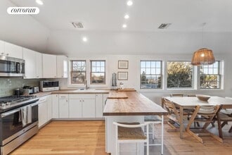 18 Pine Tree Dr in Montauk, NY - Building Photo - Building Photo