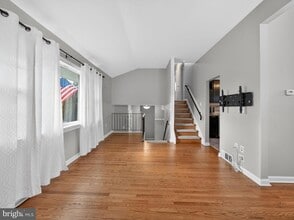 1277 Beverly Rd in Warminster, PA - Foto de edificio - Building Photo