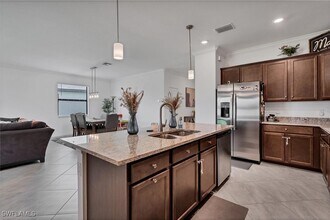 14672 Cantabria Dr in Ft. Myers, FL - Foto de edificio - Building Photo