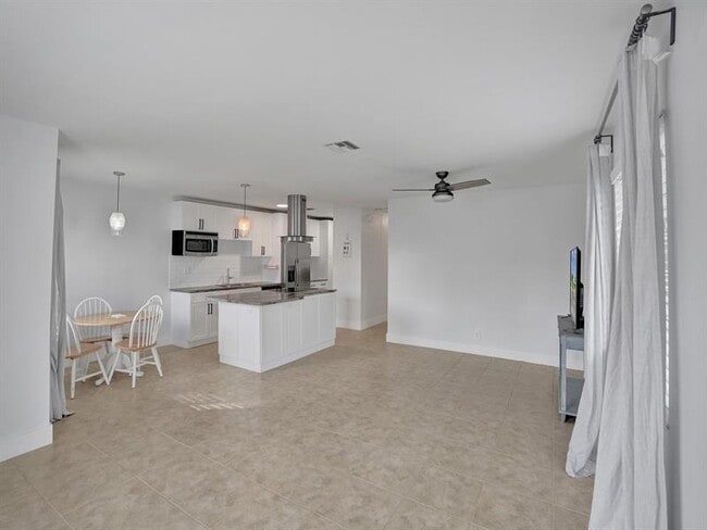 829 SW 14th St in Fort Lauderdale, FL - Building Photo - Building Photo