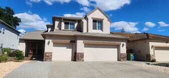 9733 Sand Hollow Way in Elk Grove, CA - Building Photo