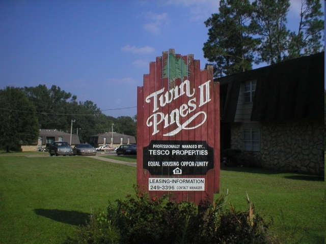 Twin Pines Apartments in Mccomb, MS - Building Photo