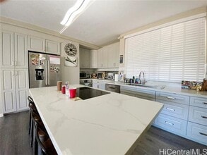 2333 Kapiolani Blvd in Honolulu, HI - Building Photo - Building Photo