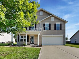 656 Rocky Meadow Dr in Greenwood, IN - Building Photo