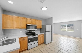 111 Gordon Ave S in Lehigh Acres, FL - Building Photo - Building Photo