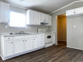 605 Aster Bend in Timmonsville, SC - Building Photo - Building Photo