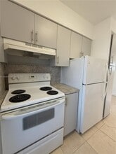 5165 W Flagler St in Coral Gables, FL - Building Photo - Building Photo