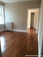 241 Maverick St, Unit 2 in Boston, MA - Foto de edificio - Building Photo