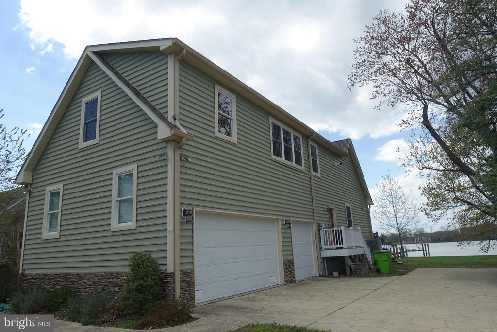 121 Parks Rd in Chester, MD - Building Photo