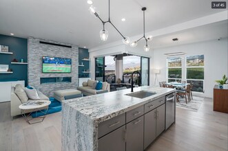 789 Miller Ave in North Salt Lake, UT - Building Photo - Building Photo