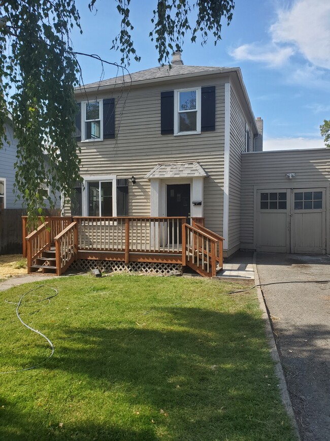 property at 610 S 8th Ave (C. Lee)