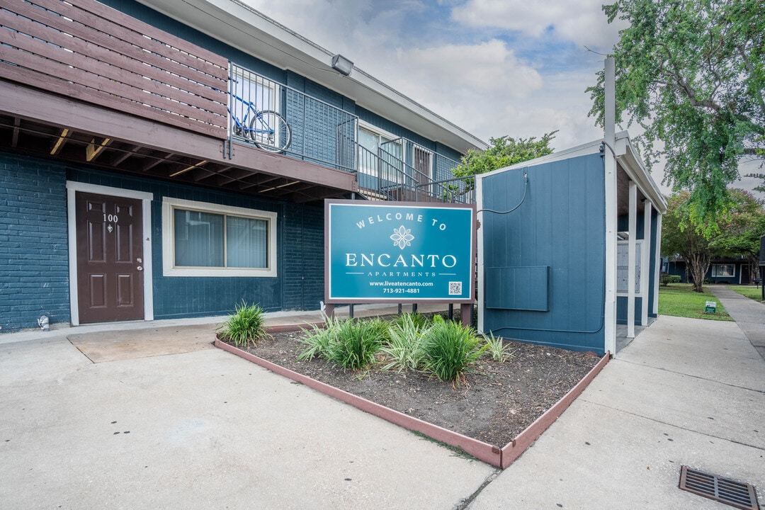 Encanto Apartments in Houston, TX - Foto de edificio