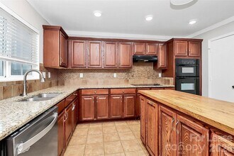 15611 Normans Landing Dr in Charlotte, NC - Building Photo - Building Photo