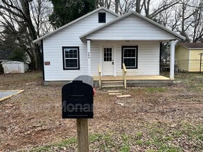 205 W 2nd St in Lowell, NC - Building Photo - Building Photo