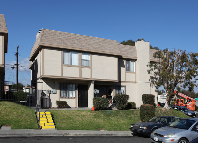 Mayberry Townhomes in San Diego, CA - Building Photo - Building Photo