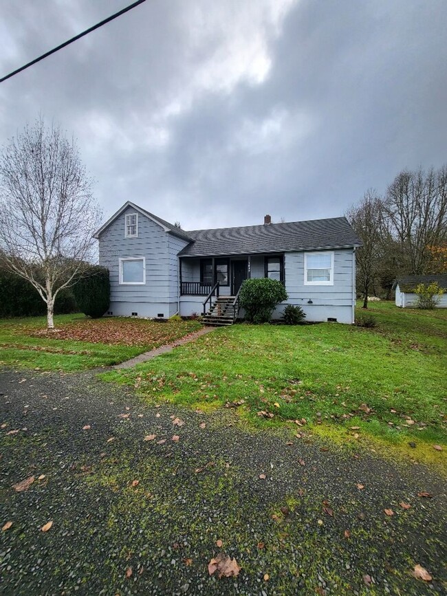 1287 SW Sylvenus St in Chehalis, WA - Building Photo - Building Photo