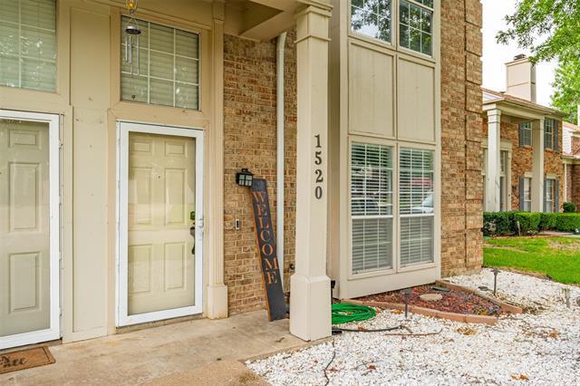 1520 Beach Ln in Arlington, TX - Foto de edificio - Building Photo