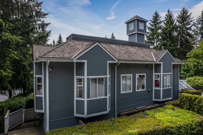 MOUNTAINSIDE VILLAGE in Burnaby, BC - Building Photo - Building Photo