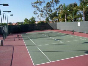 287 Carlotta Way in Oceanside, CA - Building Photo - Building Photo