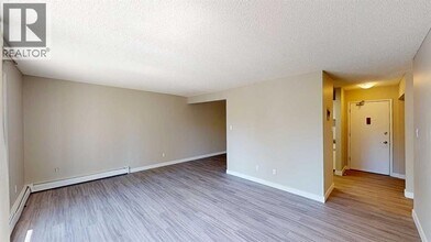 9807-9108 108 Ave in Grande Prairie, AB - Building Photo - Building Photo