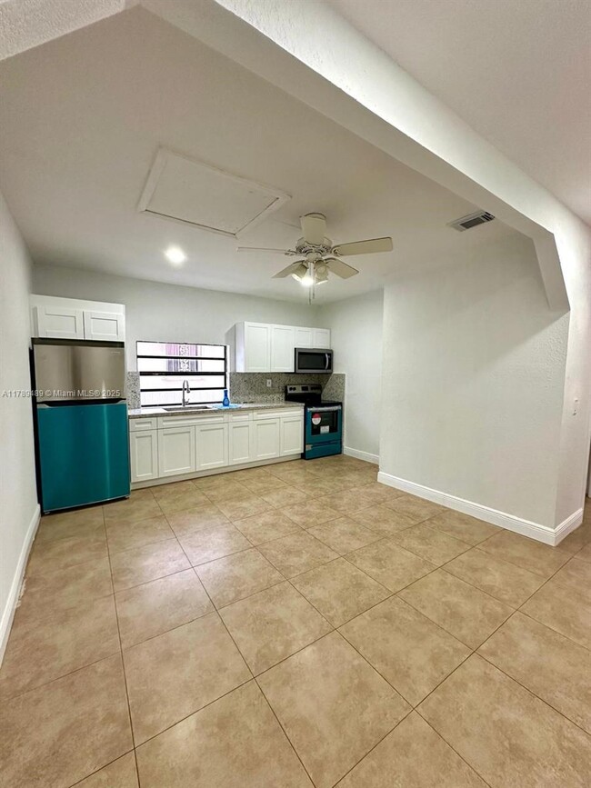 1770 NW 19th Terrace in Miami, FL - Foto de edificio - Building Photo