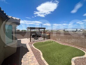 7991 S Dolphin Way in Tucson, AZ - Building Photo - Building Photo