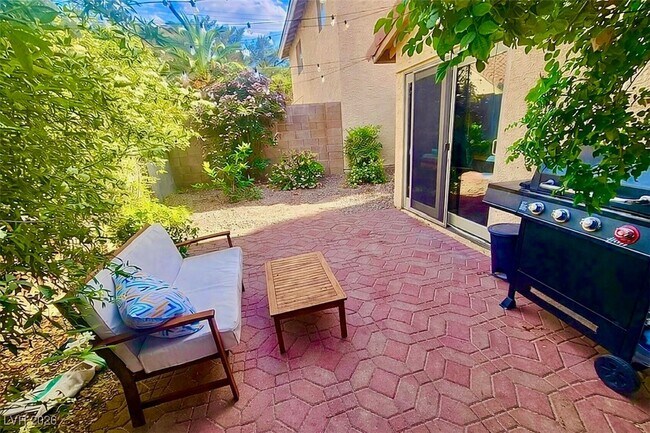 104 Boysenberry Ln in Henderson, NV - Building Photo - Building Photo