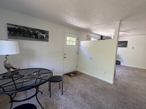 846 Phoenix St NE in Olympia, WA - Building Photo - Building Photo