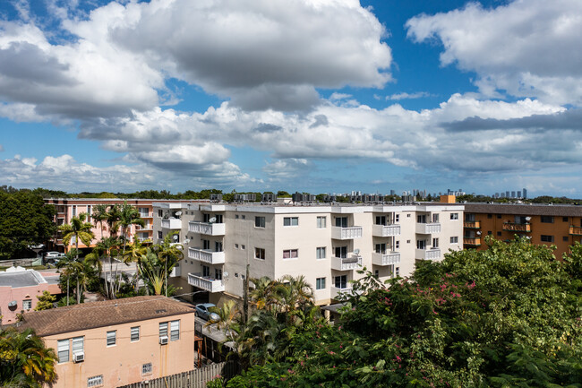 Nomi Apartments in North Miami, FL - Building Photo - Building Photo