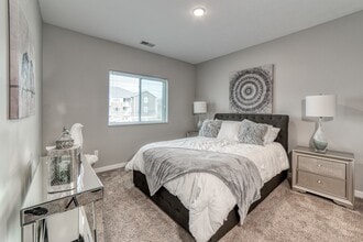 Piper Lakes Apartment Homes in Grand Haven, MI - Building Photo - Building Photo