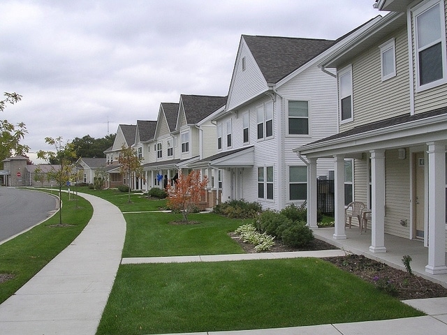 Duneland Village Apartments in Gary, IN - Foto de edificio