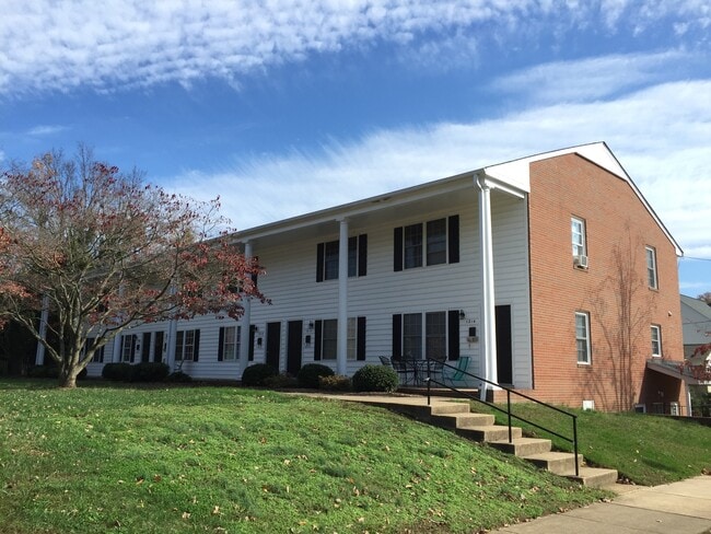 1212 William St