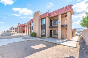 2257 Exeter Dr, Unit B in Las Vegas, NV - Building Photo