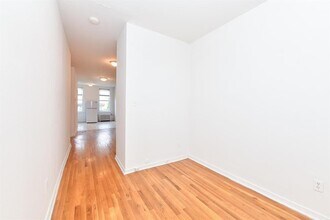 118 Adams St in Hoboken, NJ - Building Photo - Building Photo