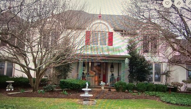 property at 418 W Oak St