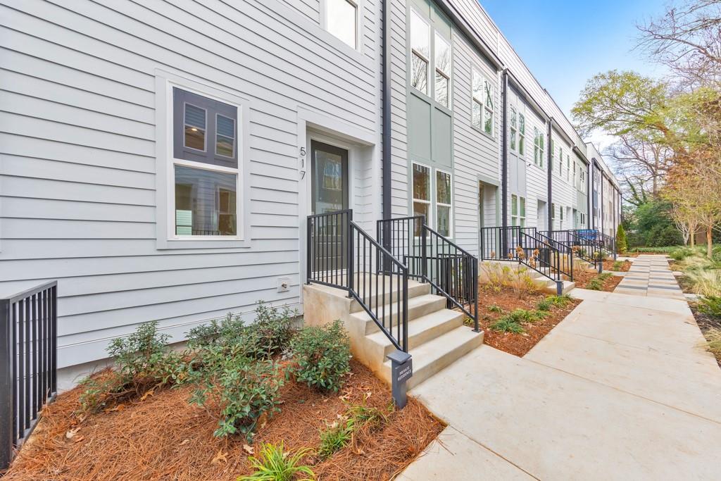 517 Motivation Cir NW in Atlanta, GA - Building Photo
