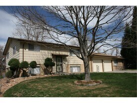 1273 Moore st in Lakewood, CO - Building Photo