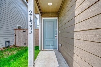 21535 Carosella Dr in New Caney, TX - Building Photo - Building Photo